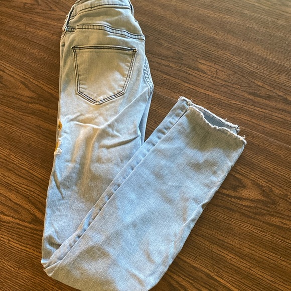 Flower Embroided jeans - Picture 4 of 9